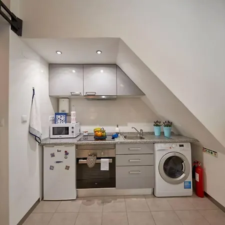 Charming In Adamastor Lisbon! Perfect Location - Super But Calm! *